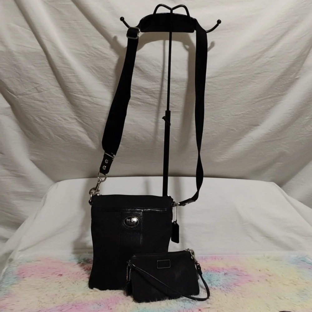 SALE! Coach Signature Print Vintage Crossbody Bag & Matching Mini Wristlet - Picture 2 of 16